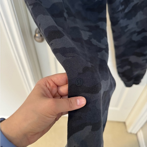 Scuba high rise jogger 7/8 length lululemon size 12 - Picture 4 of 4